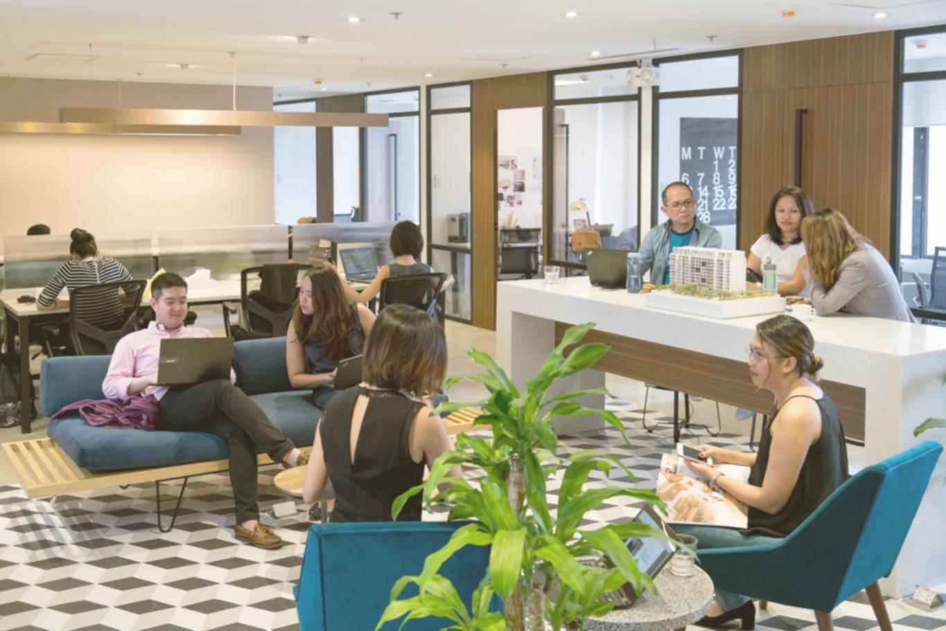 Teilnehmer während einer Gruppenübung